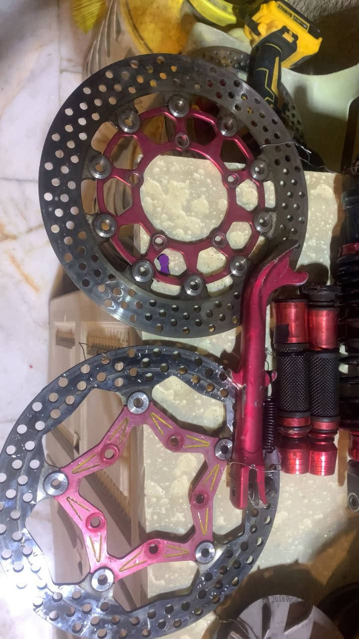 غراض رمبه سكنس
صدر امامي كامل جيمس كرزي 
دبل خلفي كرزي 
فلنجات ثنين كرزي 
زوج كلجات مطابق امامي wf خلفي Mt 

كلشي ع شغل وعلى شد غراض رمبه 
مكاني بغداد واكو توصيل ***********@إشارة
