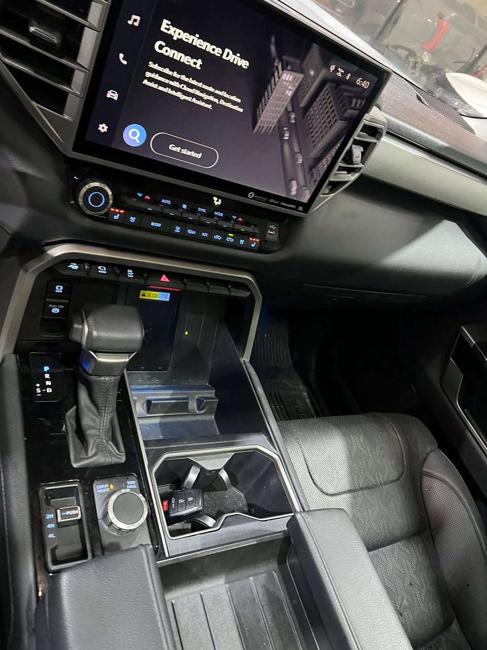 تندارا
موديل 2023
مواصفات لمتيد فول فول
سيارا رقم اربيل
فورويل
خمس كامرات
پانو راما
شاشا كبير
رقم شاصي موجود عل منشور
بي هويا مواصفات 
عنوان اربيل

سعر 320
***********
***********4
