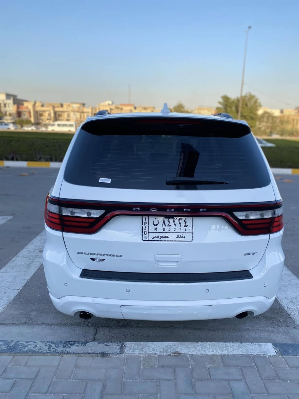 * دوج دورانگو GTبريميوم كامل مواصفات اللون ابيض

الموديل:   ( 2021  خليجي)ضمان شركة هارلم

العداد: 40 الفm  

المحرك: 3.6 لتر 6 سلندر

ناقل الحركة: 8 سرعات 

المواصفات:

*فتحة سقف 

*ويل الالمنيوم قياس 20 انج 

*صندوق كهربائي 

*شاشة لمس قياس 10.1 انج مع نظام ملاحة

*رادار تفاعلي مع خاصية التوقف والانطلاق

*حساسات  خلفية

*كاميرا خلفية

*نقطة عمياء

نظام تحديد المسار 

بلاجكتور امامي 

*مانع تصادم خلفي

*تحذير الخروج من المسار

*مرآة تعتيم ذاتي

*مقاعد من الجلد الفاخر

*مقاعد امامية  كهربائية 

*مقاعد امامية  ومدفئة

*مقاعد خلفية مدفئة

*مقعد السائق ذاكرة

شحن هاتف 

مساعد باركنك 

نظام تدفئة المقود 

*مكيف الهواء مع تحكم 3 مناطق 

*نظام ابل كار بلاى و اندرويد اوتو لاسلكي

*دخول ذكي (بصمة)

*نظام التشغيل عن بُعد

*مصابيح أمامية أوتوماتيكية مع مصابيح نهارية LED 

 رقم الهاتف 📲***********

السعر 297 وبيه مجال حك الجيه 
 
العنوان 📍بغداد
