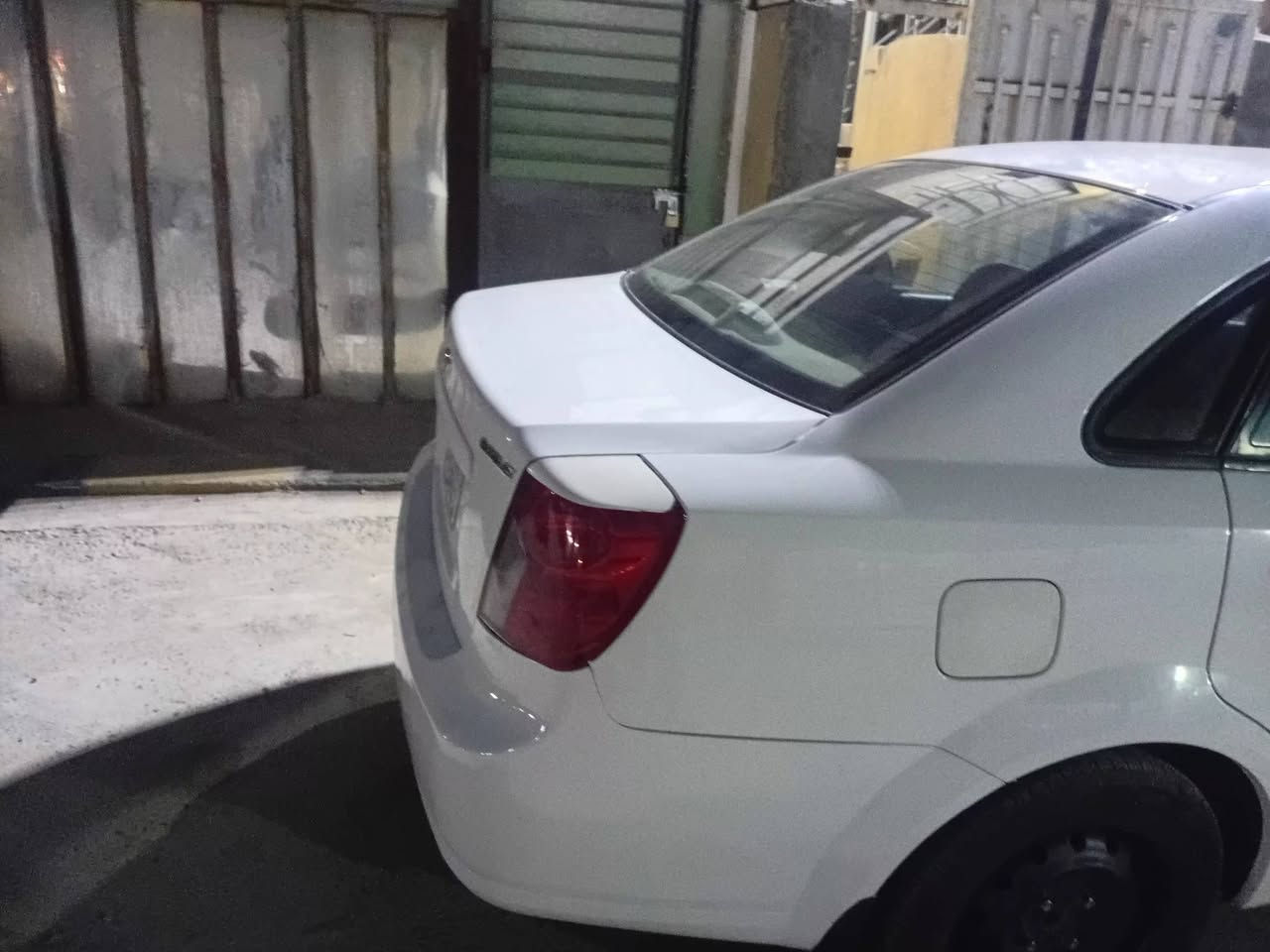 السلام عليكم اوبترا ٢٠١١ بأسمي تحويل ثاني يوم رقم بغداد سنوية جديدة رقم انكليزي بيه جاملغات الامامية على كد شبر صبغ وجاملغ الخلف هم بي والقمارة مصبوغه سيارة استخدام مال بيت ماشية ١٧٠الف تخم تاير جديد تبريد ثلج صدر نظيف 
سعره ٧٠  مكان السيارة الزعفرانية والصور موجودة قبل الصبغ للتواصل ***********
