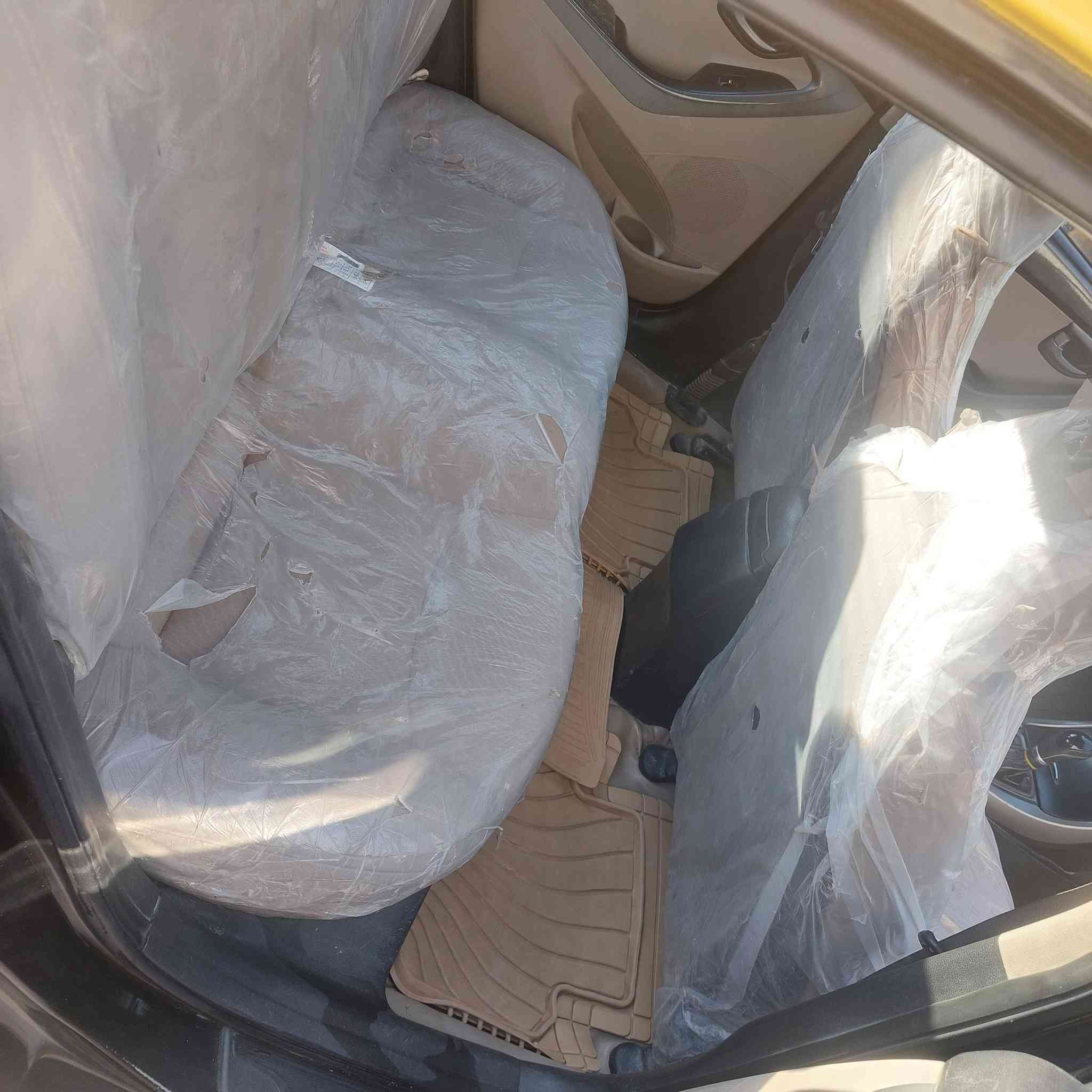 سلام عليكم انتره للبيع موديل ٢٠١٦
رقم نكليزي بغداد بسمي 
مصفره هيئه وغرامات وهزه جديده مكينه ١٨٠٠ دوش 
داخل عسلي 
السعر ٩٧ بيه مجال 
لاتصال ***********
