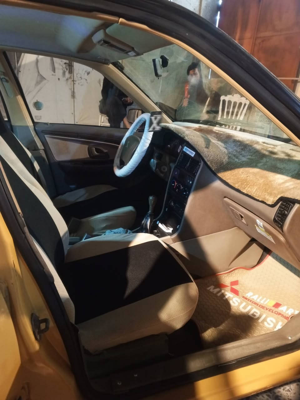 سلام عليكم
بيجو 405 ل بيع المديل 2015 سياره بلاديه بيه صبغ
مكينه وكير وتبريد رقم الجديد تحويل  السعر42وبيها مجال
***********
