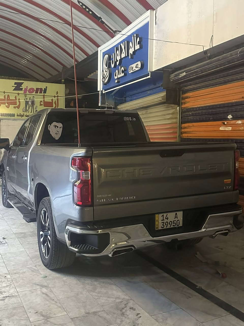 سلفرادو ٢٠١٩ z71
فول موصفات حادثها جاملغ وبنيد 
وبيها تعمير مكان الحداديه بلخشم 
مكينه كير كفاله 
٨سلندر 
سعر ٢٢٥
بيع مستعجل واتساب ***********
سيم كارت ***********
