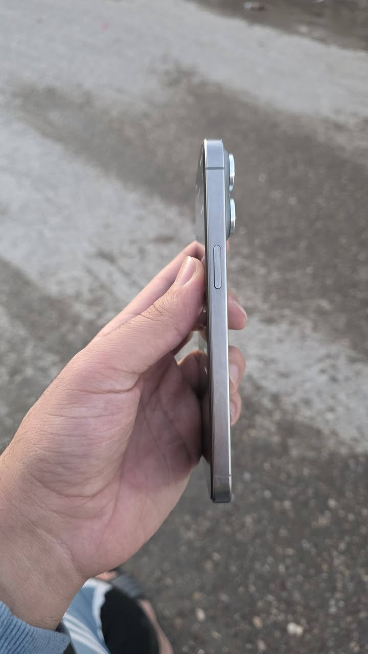 السلام عليكم
Iphone 15 pro max

 اللون :تيتانيوم 

نسبة البطارية: 86%

عدد الدورات:468

الجهاز شرق اوسط

 الجهاز كلش نضيف وموضح بالصور

مراوس بجهاز s25 ultra 

📍 الموقع: بغداد

للاستفسار يرجى التواصل على الخاص او على رقم الهاتف:

***********
