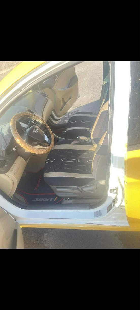 اكسن مضلع موديل 12 
ابيع قصد ونقد

كير ومكينه شرط

تدفه وتبريد شرط

هيه وغرامات صفر

سنويه 30

ضرر السياره جاملغ اليمين وبونيد فقط

السياره بدون دواخل
تواصل خاص
