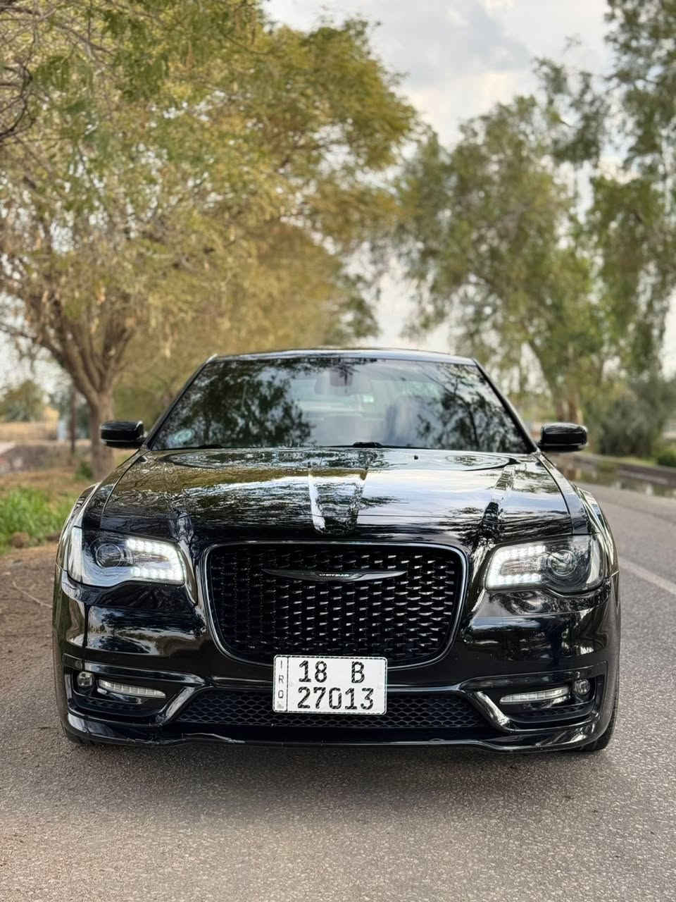 السلام عليكم
وكل عام وانتم بخير 
كرايسلر 2021 S 
- شفتات ستيرن
- داخل اسود 
- شاشة كاربلاي نفكيشن
- اشارت ترحيب 
- تشغيل عن بعد 
- ويل حجم 20 
- كشنات كهرباء 
- حساس امامي خلفي 
- ردار جانبي 
- اشاير مري 
- سستم صوت الباين  
- عدد 90 الف
- رقم مشروع وطني وين ما تحب تكدر تحول وتنقل ملكيه وبسمي سياره هزه جديده ورقم دولي جديد
السيارة كفاله عامه من صبغ حتى الدعامية بشرط قطعة وحده تبديل جاملغ جهةٍ اليمين اصلي وكاله 
بـسعر 265 وبيها مجال 
*********** 
موقع السيارة / بابل الحلة
