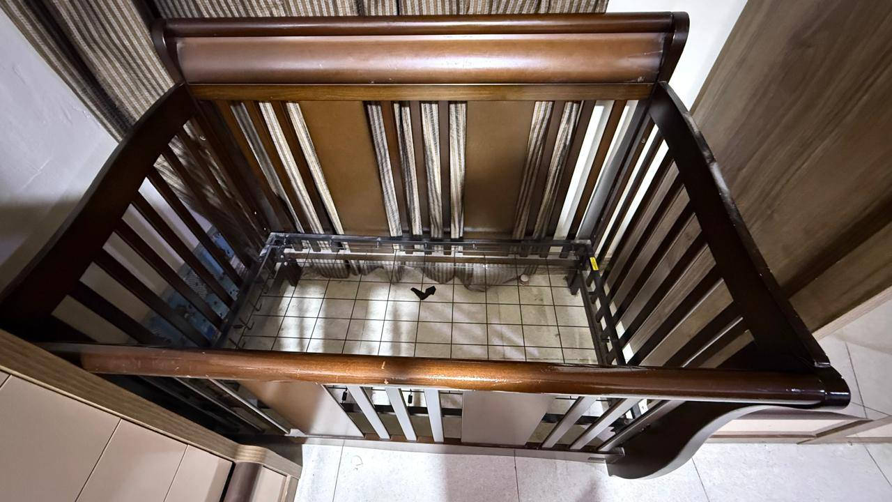 السلام عليكم
سرير طفل لعمر من ٠ الى ٦ سنوات استخدام قليل مع مندر مالته نظيف جدا قياس الطول ١٣٥× ٧٠ السعر ١٠٠

رقم الهاتف ‎***********/خور الزبير
