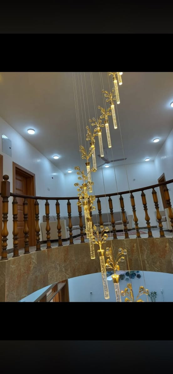 بيت للبيع النجف الاشرف حي السلام خلف الاربع شوارع قرب مدينة الالعاب ٢٠٠ متر بناء حديث  امام حديقة اني مرتبها حتى شلال مسوي بيها الطابق الأرضي غرفه قياس ٤ *٦  واستقبال ٤.٢٥*٧ وصاله ٤*٩ومطبخ ٥*٦وحمام عدد ٢ ومناور عدد ٢ الطابق الثاني غرفتين الاولى قياس ٧*٤.٢٥ والثانيه ٥*٦ وغرفه صغيره مخزن اني مسويها  وحمام شرقي للعلم الواجهه طابوك لكن عندي صوره للتصميم انتم تسوها التواصل مع صاحب الدار سيد حيدر  ***********واجهته انت تسويها طابوك حاليا سعر ٥٧٥ قفل الماعنده فلوس ليجي وليراسل وماراوس فقط نقد
