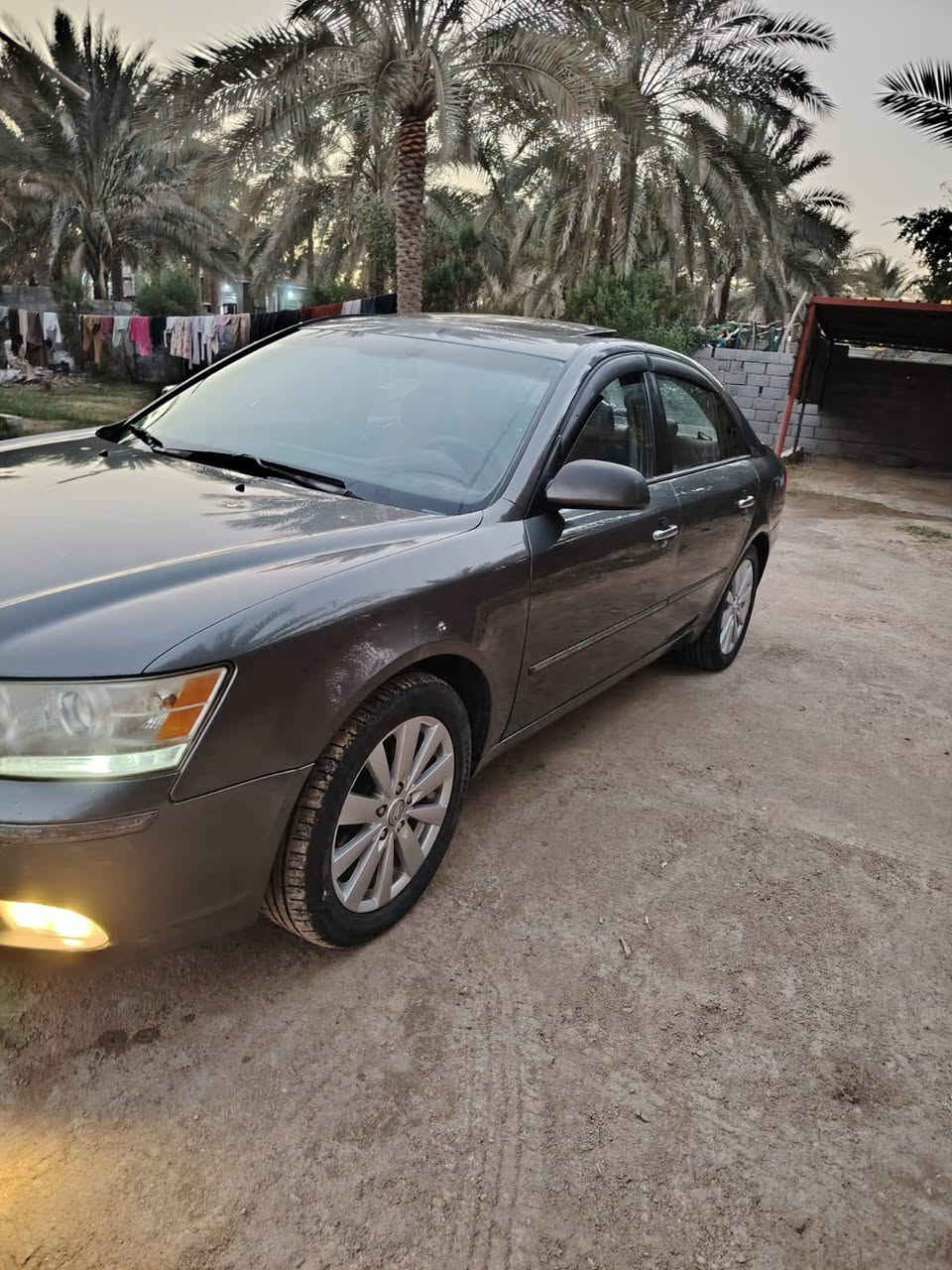 السلام عليكم.. سوناتا للبيع 
موديل 2009
مواصفات 
امريكي
فتحه + تحكمات الخ... 
حادثها جاملق الخلفي وره سايق والباب
سياره ليبل واحد ماعده جنطه امبدله
السعر 118 وبيها مجال 
سياره بسمي 
مكاني الوند 
اتصل وبيك خير وتدلل 
‏‪***********‬‏
