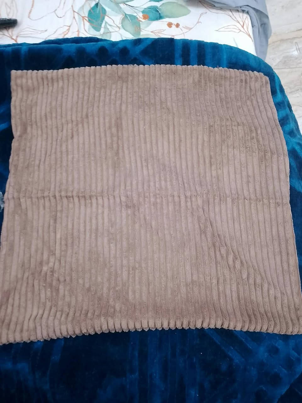 السلام عليكم ورحمه الله وبركاته 
للبيع شلع وجوه كوشات 
اشكاله بالصور 
سعر القطعه 1000 
العدد 30قطعه


**إذا كنت صاحب هذا الإعلان وتريد حذفه لأي سبب، رجاءا أرسل رسالة إلى الدعم الفني**