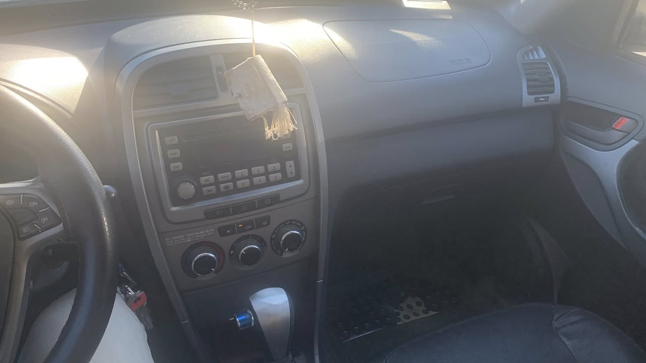 تيكو 2014  خاليه من الصدا  مكفوله من الصبغ ماشيه 111 
المحرك والكير لاتنقيص ولاتبخير 
ومامفتوح المحرك  التبريد بلادي ماملعوب بي جيد جدا 
دواخل جلد اسود نظيفه جدا احلى من الصوره وكلشي شغال بيها وبلادي 
للبيع 
الاتصال ب
***********
سيد فراس
