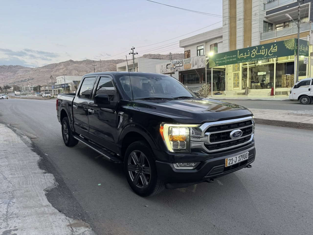 فورد F150 موديل ٢٠٢٢
مكينه توربو
فور ويل
شاشه جبيره
لون: نيلي
رقم سليمانيه 
صبغ فقط باب و جامرلغ عكس سايق 
بجم كبس 
٦٥ الف ماشيه 
سياره حلوه و جديده 
***********
مكان : سليمانيه
