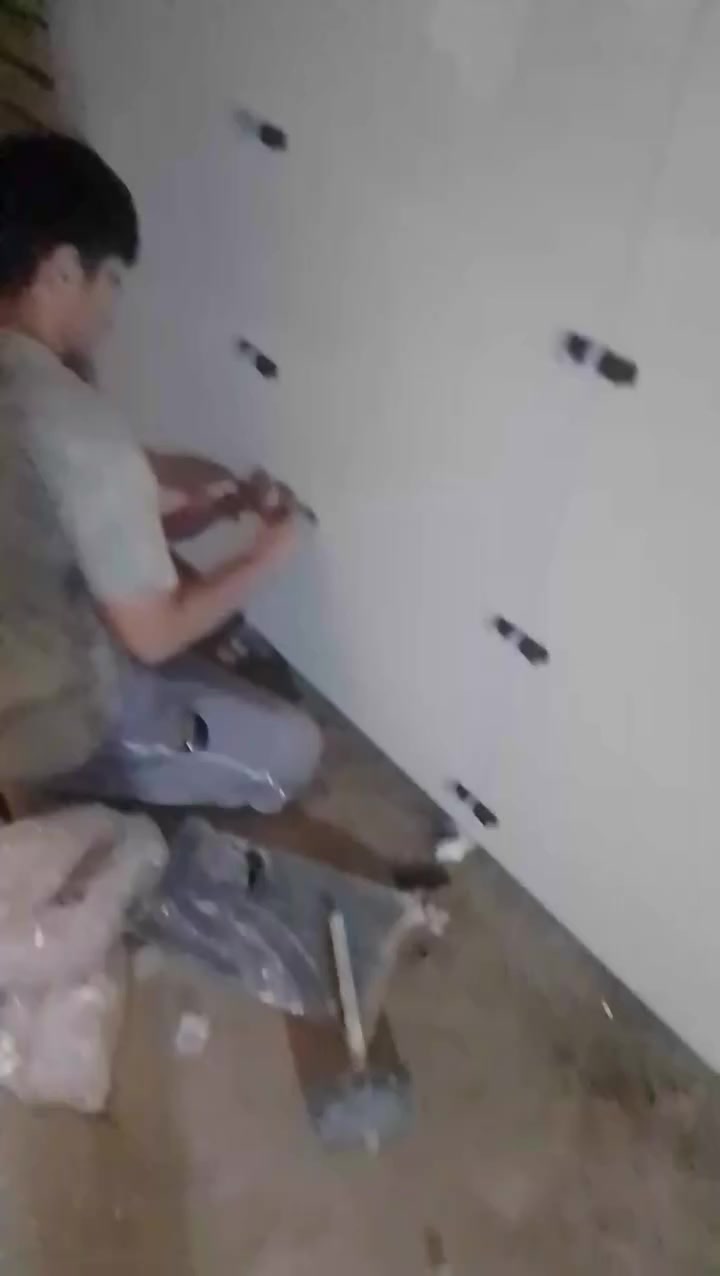 السلام عليكم العمل كافه البورسلين والسيراميك جدار ارضي الاستفسار ***********
