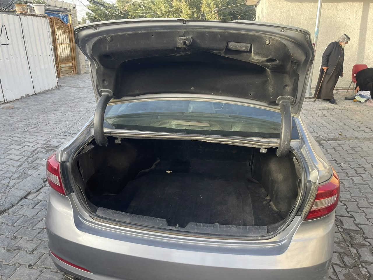 سلام عليكم سوناتا للبيع موديل 2017وارد كندي
بيها طخات بسيطه كلش السعر 113بيها مجال حك الجيه 
العنوان الأمين الثانيه الاستفسار ***********
