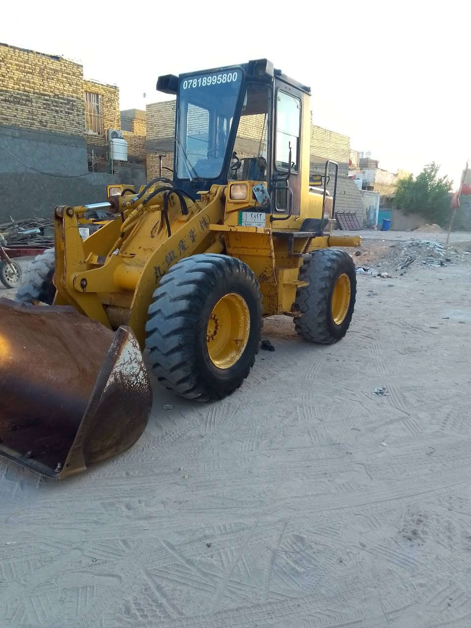 السلام عليكم شفل كوماتسو حجم 100 رقم نجف مكانه النجف الحيدريه للإستفسار رقم ***********
