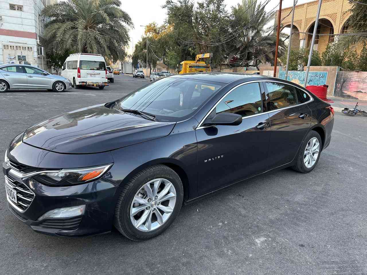 ماليبو وارد امريكي
موديل 2023 ماشيه 35 الف ميل 
بأسم شركه تريد تحويل تريد وكاله 

المواصفات LT
♦️ بصمه ابواب + جنطه
♦️ تشغيل عن بعد 
♦️رادار امامي
♦️ قياده ذاتيه 
♦️ تحديد مسار 
♦️محرك 1500 توربو ✈️
♦️سايد بريك بصمه
♦️مانع انزلاق
♦️لدات اماميه نهاري 
♦️اوتو بريك /توقف ذاتي عند الاقتراب 🚳
♦️كشنات تدفئه + كهرباء ⚡️ 
♦️تبريد مناخين منفصل SYNC
♦️تبريد قطعتين امامي خلفي بيانو 
♦️شاشه كبيره تدعم 📲Android Auto/car play
♦️خرائط Gps📌
♦️كامره خلفيه دواره  📷 
♦️كروز مثبت سرعه
♦️شاشة ضبط واعطال بل دشبول
♦️منافذ USP/ 12V /Tip C
♦️مانع انزلاق ⛔️
♦️حساس اطارات
♦️4 دسك/ Abs
♦️السياره ماشالله جاهزه من جميع النواحي  
♦️اطفاء ذاتي عن التوقف 
♦️ ويل كب  17
♦️تحكمات جهتين 
     مانع تصادم 
    الجام الامامي اوتو

  حادث امريكا دعاميه اماميه وطاك ايرباك دركه ورجل  

وبالعراق نطخت نفس المكان ونصبغ البنيد والجاملغ وربع الباب وطك ايرباك دشبول والتكم (بس ايرباك الكشنات سليمات )
لا لغد لاشاصي لا دواخل وصور الحادث والسونار بالمنشور 
 
كير محرك شاصي اللغد تبريد صدر  كله مكفول 

للاستفسار ***********
السعر 115$ وبيها مجال كلش قليل 
العنوان بغداد الكاظميه شارع اكد
