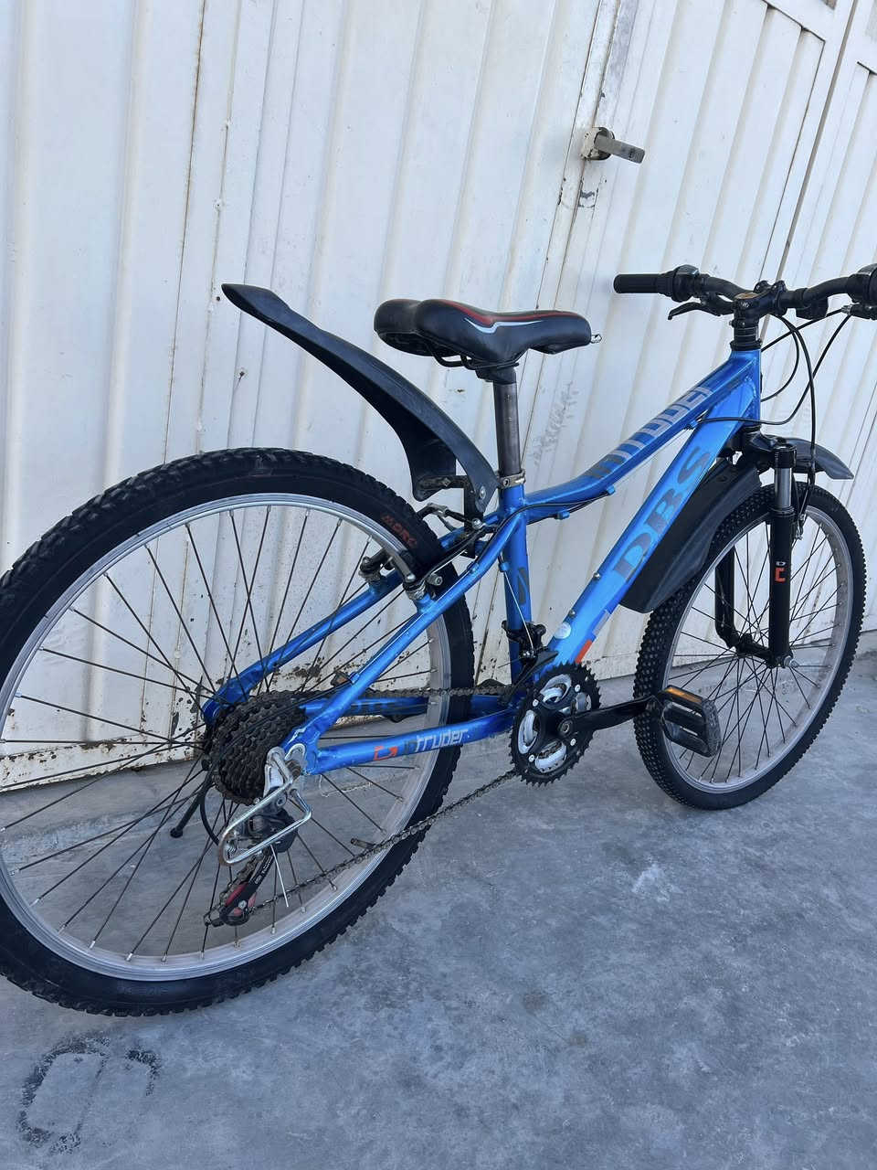 باسکیل حجم٢٤ مارکە
مارکەی DBS 
قیاس ٢٤ 
کامل فافۆن 
پیش دەبل 
٧-٣ گێڕەکانی 
بریککانی لاستیک 
 پاسکیلی زۆر جوان 
ناونیشانمان /کلار-رزگاری 
ژ.م /***********
***********
سعر ١٤٥ هەزار مەجالیکی کەم
