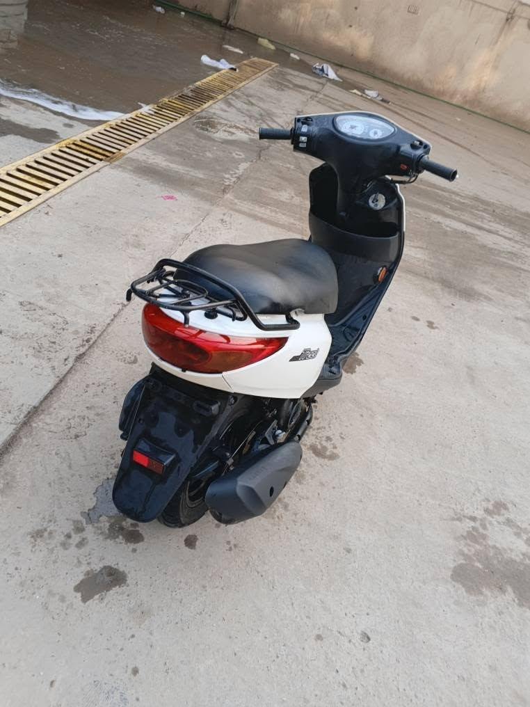 السلام عليكم
دراجه اكزز نوزل
مكينه رمبه ممفتوح بيهه برغي شرط 
دهن موتل أصلي 
كفرات ودشبول مبدل تايواني 
دراجه جديده بمعنى الكلمة نكره سلف كل وكت 
تراي وين ميعجبك شرط ١٢٠ تمشي بالتراي 
دراجه صار ٧ أشهر نازله رمبه 
بس بدلت كفرات 
السعر ٨٥٠ ألف وبي مجال حك جيه 
للاستفسار 
***********
***********
***********
*********** بغداد, العراق
