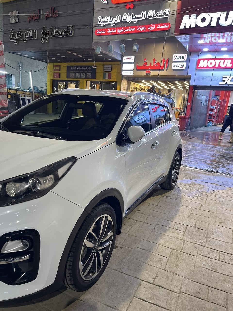 سبورتج2020خليجي مكفولة من صبغ بيها بارد قليل باب سايق ماشية99مواصفات حساسات امامي خلفي رادارات كامرة مري شفط مكان بغداد السيدية السعر197وبيها مجال الاستفسار***********
