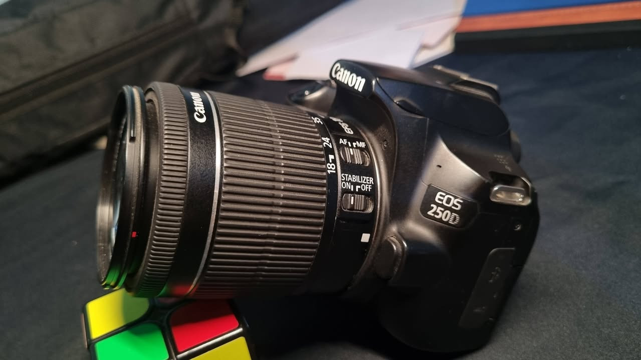 كانون 250d شتر ٢٢ الف 
تصوير 4k
استخدام شخصي 
كامل ملحقات
النجف السعر ٥٢٥ الف ***********

