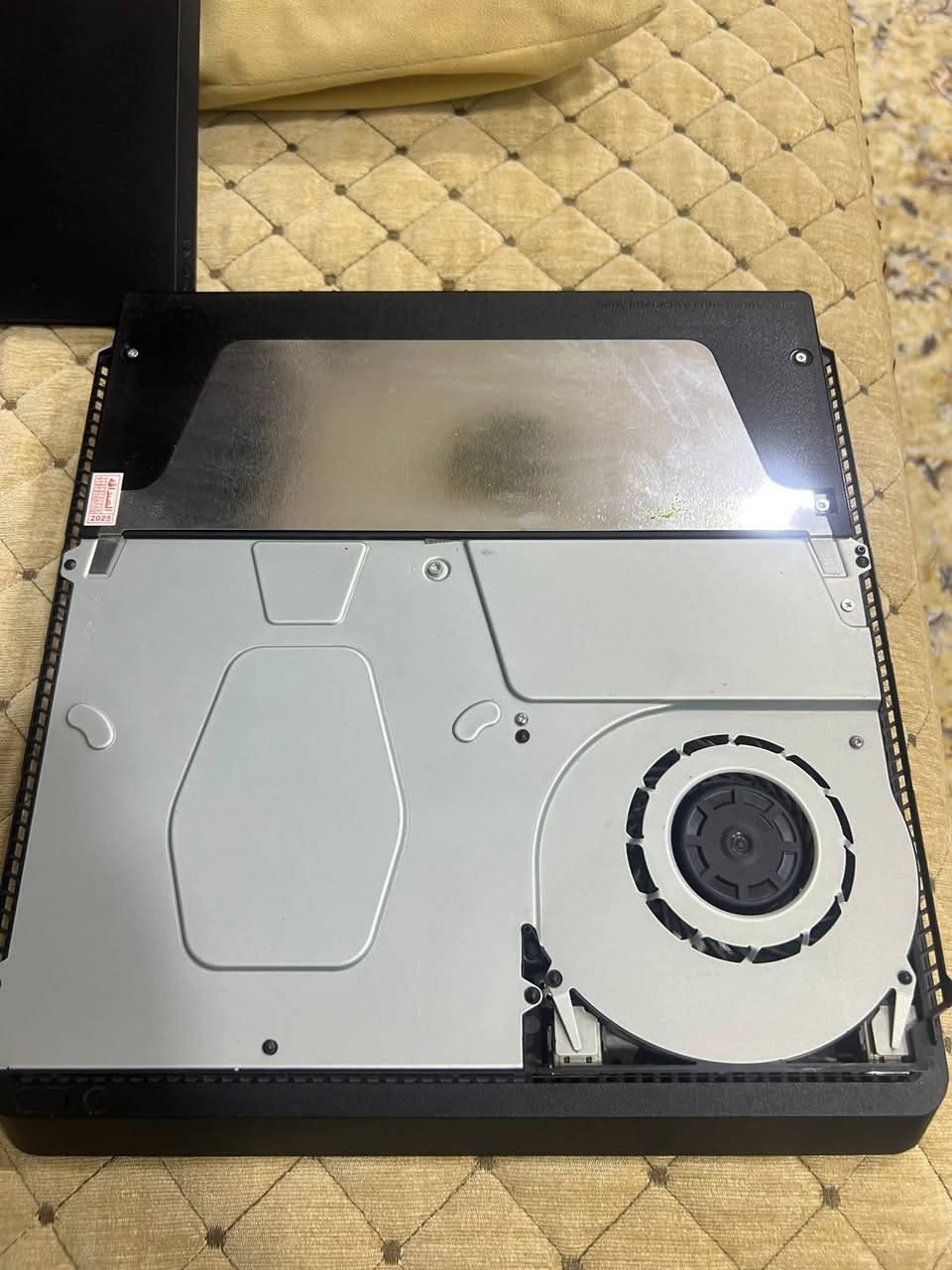 السلام عليكم ps4 سلم مهكر نظام 12 جهاز لوك ستيكر استخدام شهر واحد بس بي ٦ لعبات جهاز نظيف كدامك بالصور سبب البيع محتاج فلوسه كامل ملحقاته حوستكات ثنين وكارتونه من الاخير السعر 335 وتوصيل مجاني كل محافظات 
لمايشتري ليراسل يوصلك للبيت 335
واتساب ***********
