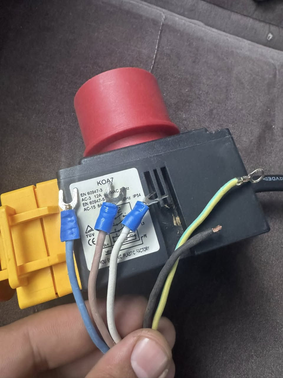 ابيش يفيدكم مستعمل
سعره مااعرفه خلي سعرك اذا يفيدك


**إذا كنت صاحب هذا الإعلان وتريد حذفه لأي سبب، رجاءا أرسل رسالة إلى الدعم الفني**