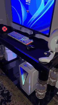 للبيع بغداد : تجميعة Gaming احترافية (Full Setup)
1. مواصفات الحاسبة (PC):
• المعالج: Intel Core i5-13400F (الجيل 13 الحديث).
• كرت الشاشة:  NVIDIA RTX  ONE VAN 4060 8GB.
• الرامات: 32GB (2x16) G.Skill Trident Z5 RGB DDR5 (أحدث وأسرع جيل رامات).
• اللوحة الأم: ASUS ROG STRIX (الفئة الاحترافية الأعلى).
• المبرد: Noctua (التبريد الهوائي الأفضل عالمياً).
• الكيس: DarkFlash V22 White (تصميم عمودي مميز وأنيق).
2. الشاشة (مع الضمان):
• الموديل: Patriot بدقة 2K وتردد 180Hz.
• الضمان: ضمان حقيقي لمدة سنة (12شهر) - مع وصل الضمان والعلبة الأصلية.
3. نظام الحماية المزدوج (Double UPS):
• جهاز UPS 3000VA: مخصص لحماية وتشغيل الحاسبة.
• جهاز UPS 1500VA: مخصص لحماية وتشغيل الشاشة (لضمان استقرار الصورة وحماية الشاشة من تذبذب الكهرباء).
4. الملحقات الإضافية:
• كيبورد ميكانيكي (أبيض) + ماوس قيمنق Meetion + سماعة Fantech RGB + ماوس باد حجم كبير.
الحالة العامة: الجهاز والملحقات بحالة جيدة (فقط زجاجة الكيس مكسورة )،.
السعر المطلوب:1.950.000 عراقي (قابل للتفاوض للجادين).
الاتصال على الرقم 
(***********)
