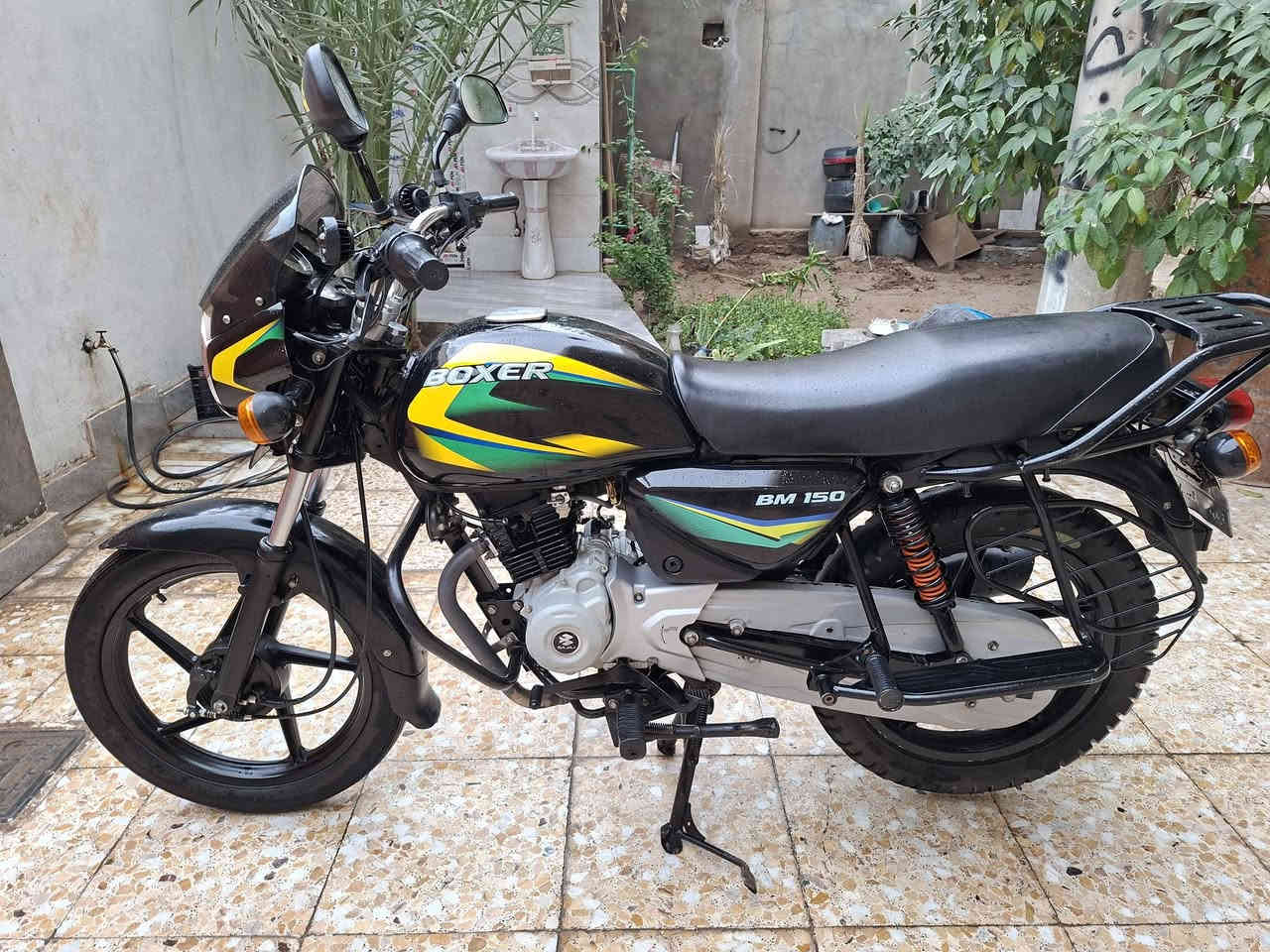 بوكسر مديل ٢١ رقم وسنويه واسط تحويل ثاني يوم شراي بل خدمه عنواني كوت مركز المدينه *********** سعر واحد و١٥٠٠ بيه مجال لشراي
