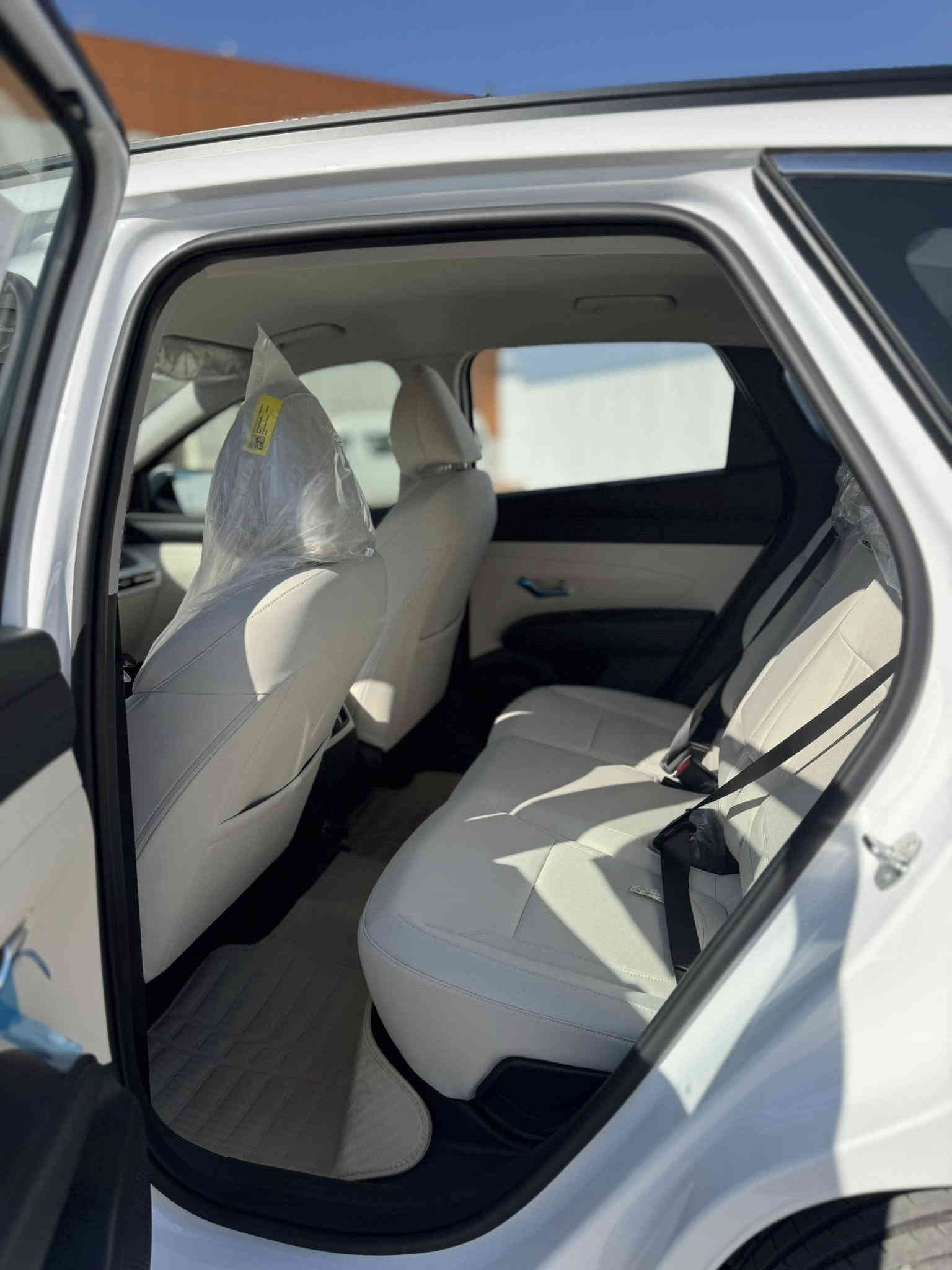 السلام عليكم

هونداي توكسان 2025 
وكالة خليجية 

تحت ضمان
بعده زيرو 

مكفولة كفالة عامة حتى من الشخط ...

ماشية 675 كيلو فقطططط

فول عدى السلايد

دبل بصمة 2
كراسي كهرباء 
كشنات جلد
داخل ابيض
شاشة ديجتال
شاحن وايرليس
عدسات امامي
ليد امامي خلفي 
اضائة داخلية ليد
دخول ذكي
ترحيب 
مود درايف
سايد بريك بصمة
مانع انحدار 
مري تعتيم ذاتي
حساس امامي
حساس خلفي
رادار جانبي
مري شفط

الخ من تفاصيل

السعر 245 ورقة بي مجال جدا بسيط
علما سيارة مرقم بغداد

العنوان بغداد البياع
***********
