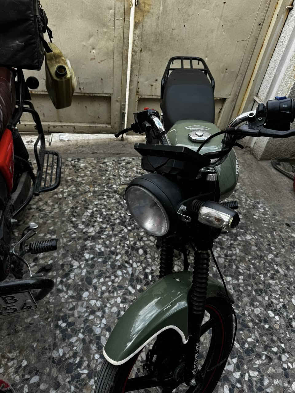 للبيع سولنك ٢٤ مكينه برغي مامفتوح بيها مكينتها كفاله 
الدراجه مابيها اوراق السعر ٦٥٠  مكاني السيديه تقاطع درويش 
*********** التواصل على هذه الرقم
