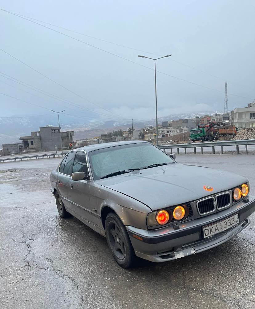 سلاوی خوای گەورەتان لێ بیت بیئێم رەنگ نەفتی 525 گێرعادی دیجیتال مۆدیل 1993 جام کارەبا تەبرید سلایت ئەیبیئێس ئێرباگ گوشین هیتەر مەنەفێست ئەسلی ٢٠١٣ داخیل بووە ناوغورفەی لۆک لۆکە موسوبراوە وەرگەرای لێدران دەعمی بەشەرت هیچی نیە تەقەو رەقەی نیە دیناری مەسروف تێدا نیە توندو بندە نمونە لە جوانی بۆ نرخ چات بکەن لە خزمەتم یان تەلەفۆن *********** شقلاوة, أربيل
