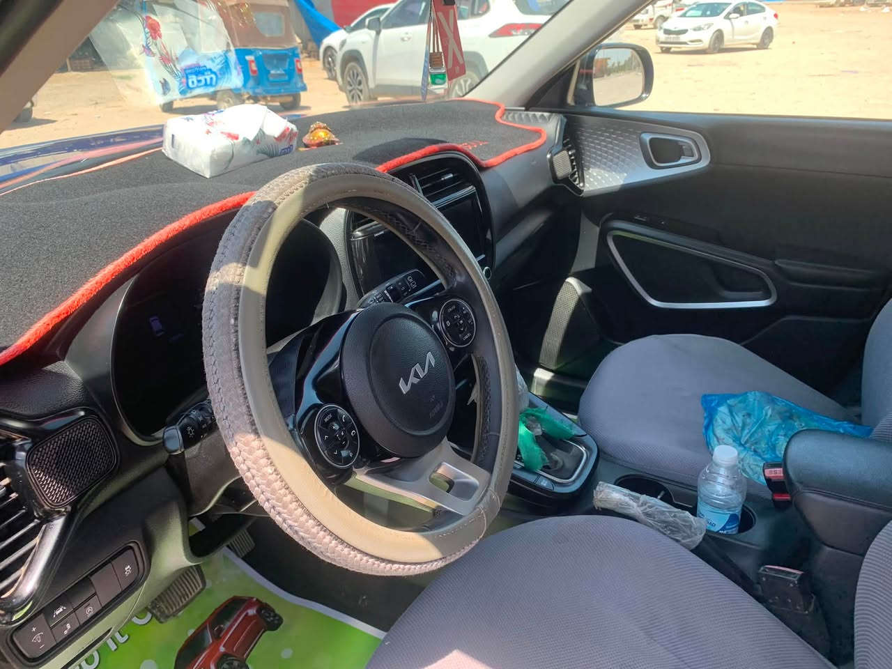 📣 للبيع: كيا صول٢٠٢٢ GT-Line (فول ماعدى الفتحه) وارد أمريكي
تفاصيل السيارة:

الموديل: كيا صول (Kia Soul)

سنة الصنع:٢٠٢٢

الفئة: GT-Line (حزمة رياضية بالكامل)

المواصفات:  فول ماعدى الفتحه

المنشأ: وارد أمريكي

اللون الخارجي: أزرق ملكي مميز وجذاب جداً

اللون الداخلي: موضح في الصور نظيفه وبحالة ممتازة

المسافة المقطوعة: ١٠٤ ألف كيلومتر فقط

شاشة عرض تعمل باللمس تدعم Apple CarPlay و Android Auto، مع كاميرا خلفية عالية الدقة

أنظمة الأمان: رادار تحذير من الاصطدام الأمامي، نظام الحفاظ على المسار، وتنبيه النقاط العمياء

الراحة: تحكم كامل من المقود (تحكم ستيرينج)، مثبت سرعة، ودخول ذكي

مكان المعاينة:رقمها بغداد كما موضح بالصور بأسمي موجود في محافظة كربلاء ادزلك رقم الشاصي وفحص  المطلوب: (١٤٧ ورقة) بيه مجال مراوس بصول موديل اعلى موافق 

📞 للتواصل والاستفسار ***********
