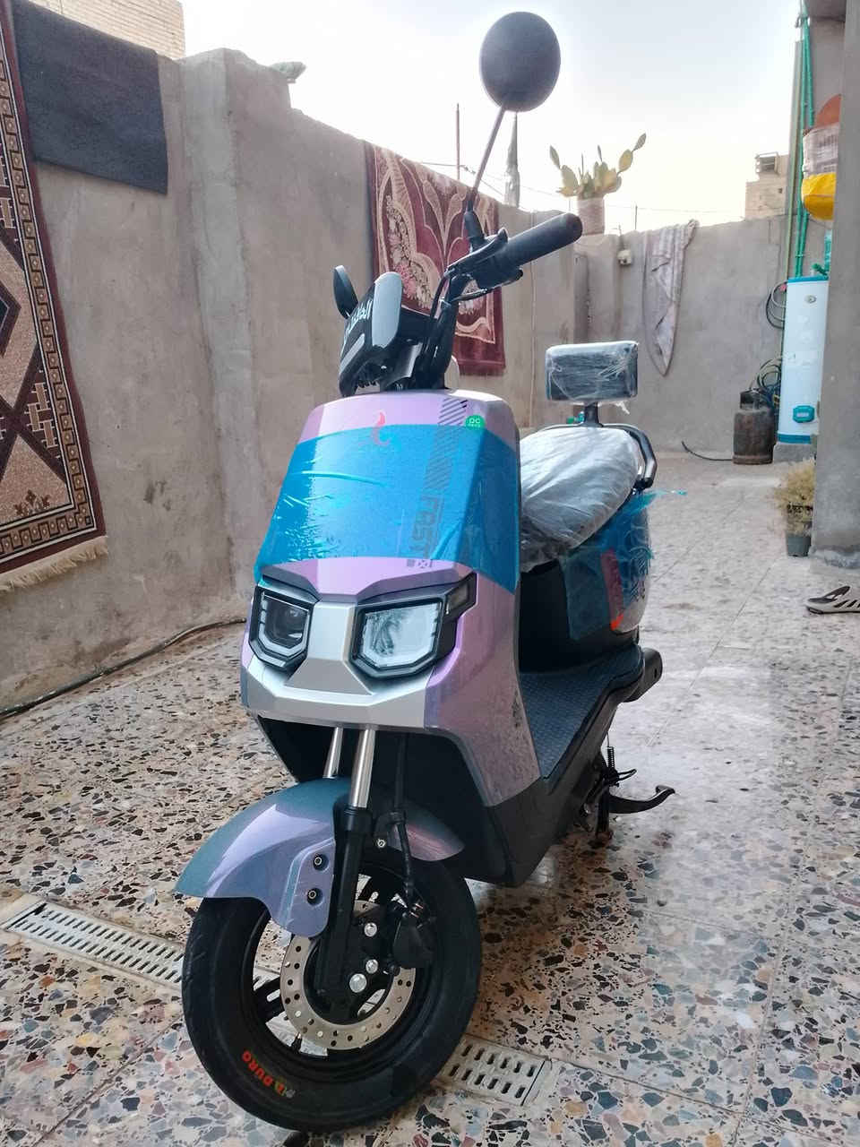 دراجه شحن جديده صار 23 يوم من نازله 6 بطاريات كبار تمشي 70 كيلو بلشحنه الوحده نظام Rبك حجم الملف 2000 بيه شخط زغير موضح ولباقي كله مكفول السعر 650 وبيه مجال مكاني بغداد حي اور/ قابل للمراوس للاتصال ***********
