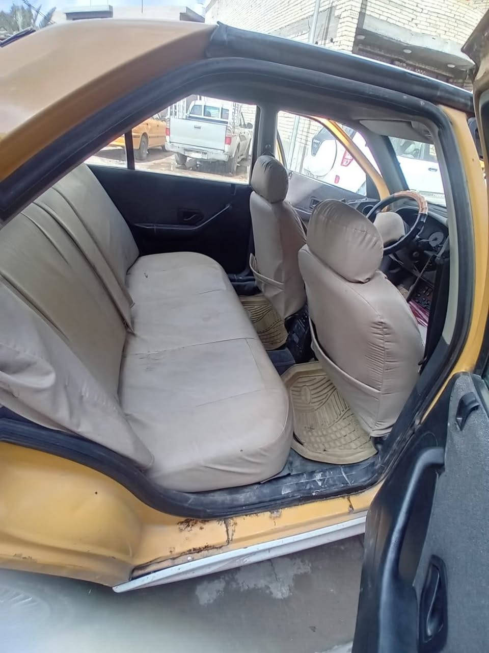 سلام عليكم متاح ٢٠١٥ ماشيه ٧٦ هاتف صاحب السياره *********** سعر ٣٠ مكان بغداد
