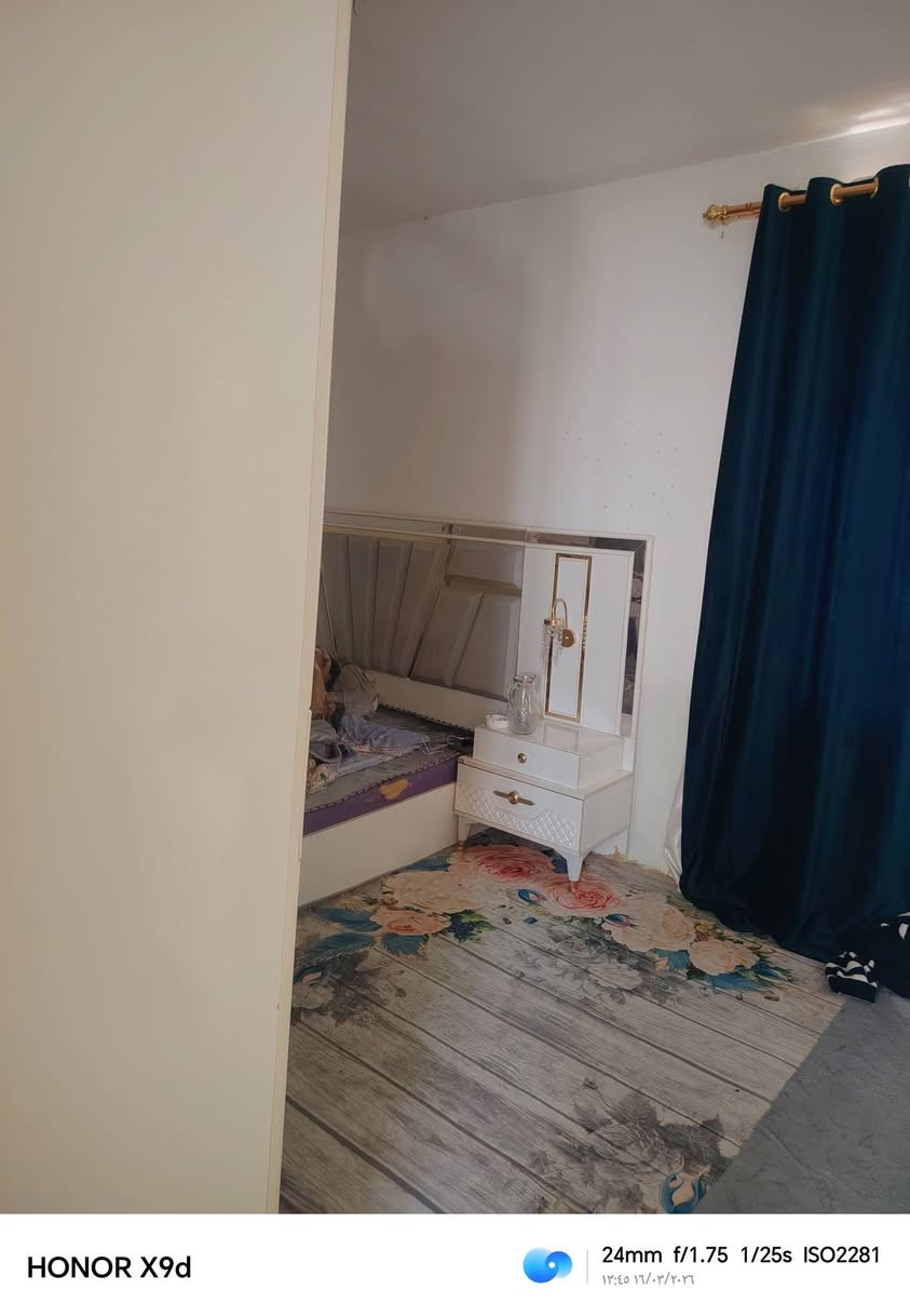 دار للبيع
المساحه 120 م ركن مربع
النجف الاشرف
حي الرحمه شارع الكيات
البيت طابقين
قريب المستوصف يحتوي على غرف نوم عدد اربعه
الطابق الاول غرفه وصاله ومطبخ واستقبال
الطابق الثاني غرفتين وصاله وصحيات
الطابق الثالث سطح ودرج التشاريف وبيتونه وغرفه
السعر معروف 55 وبي مجال قابل للتفاوض
مكتب سور النجف نهايه شارع 20
راسل الصفحه او اتصل على هاي الارقام واتساب٠***********
***********
