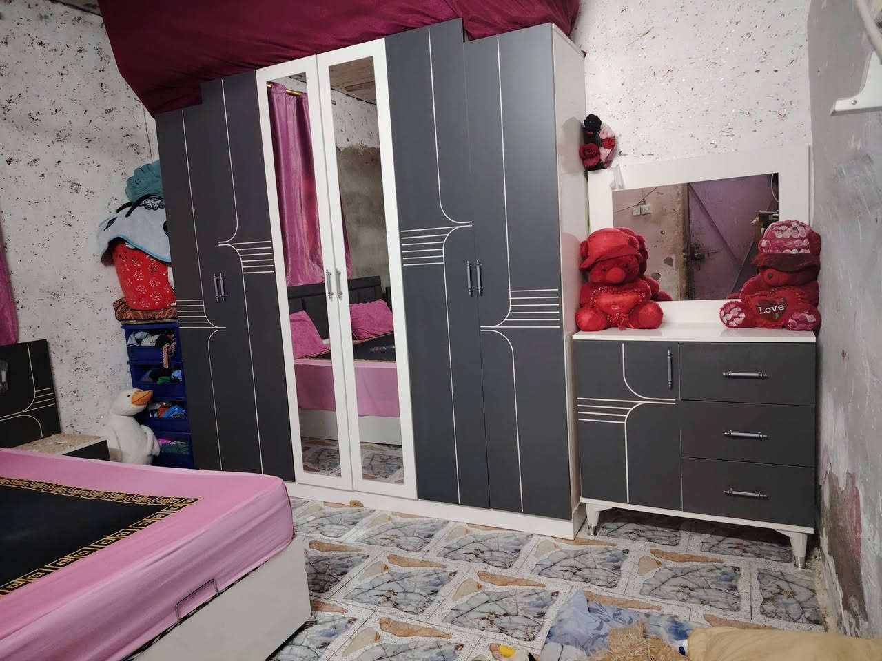 سلام عليكم شباب للبيع غرفه تركيه جديده استعمال قليل السعر 500 وبيها مجال مكان بغداد الزعفرانيه ***********
