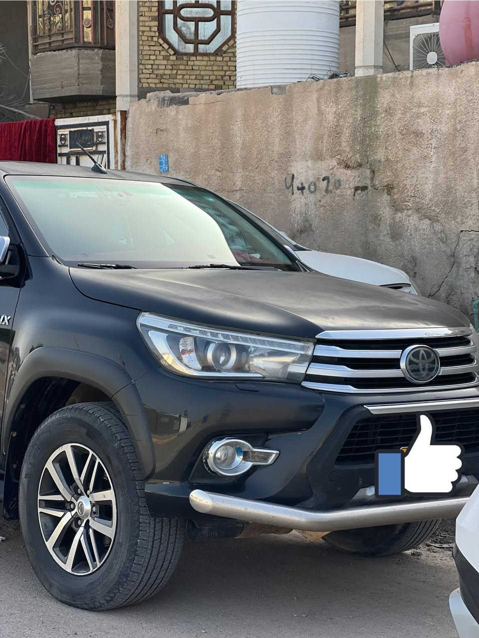 سلام عليكم بيكم دبلو عالي فول مواصفات مديل 2018بيها ضربه فقط في باب السايق الباقي مكفول كير محرك  فقط محركها مجفت  !!!كير اوتو تماتيك سياره جاهزه مناقصها أي شي سنويه جديده رقم أربيل سياره مغلقه كامله نانو السعر 250وبيها مجال مكاني البصرة رقم الهاتف ***********
