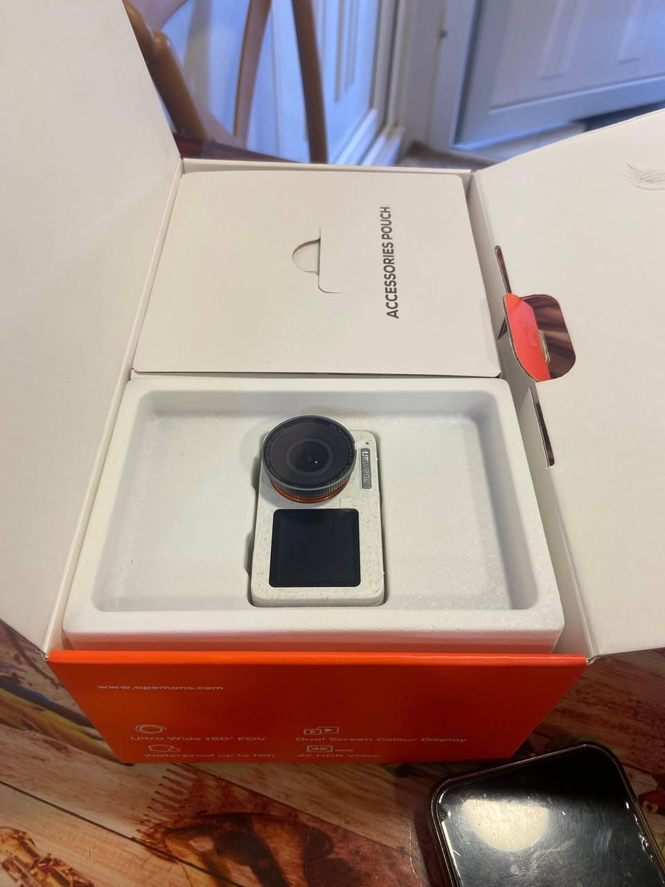 سلام عليكم 
كامره مغامرات خوذه اكشن 
4kحقيقي
ملحقات كامله 
دبل بطاريه 
رام اصلي ٦٤ كيكيا
جديده بلوك مامفتوحه حته لزكات عليه ممشيوله 
تفاصيله بلصور كامله 

السعر ١٢٥ 
للاتصال ***********
