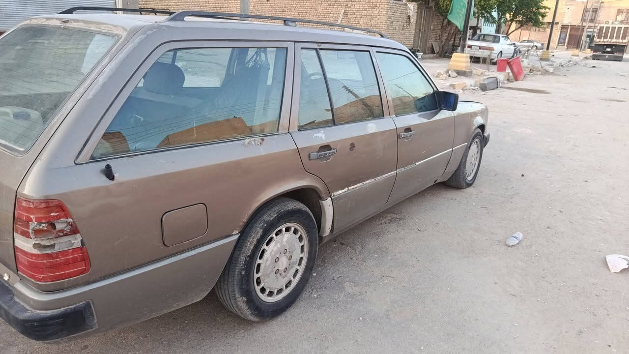 سلام عليكم سياره مرسيدس دب ستيشن رقم بغداد تبريد شقال قواعد سليمه  مكينه ٢٥٠٠ ..مكانه ناصريه ومالكه ناصريه شرط المداور  البيع او المراوس  سعره ٣٥ وبيه مجال  تخم تاير جديد ..رقمي***********
