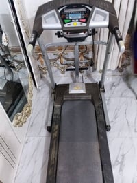 جهاز جري  نضيف جدآ استعمال قليل جدآ  للبيع يتحمل وزن ثقيل حقيقي مو وهم...