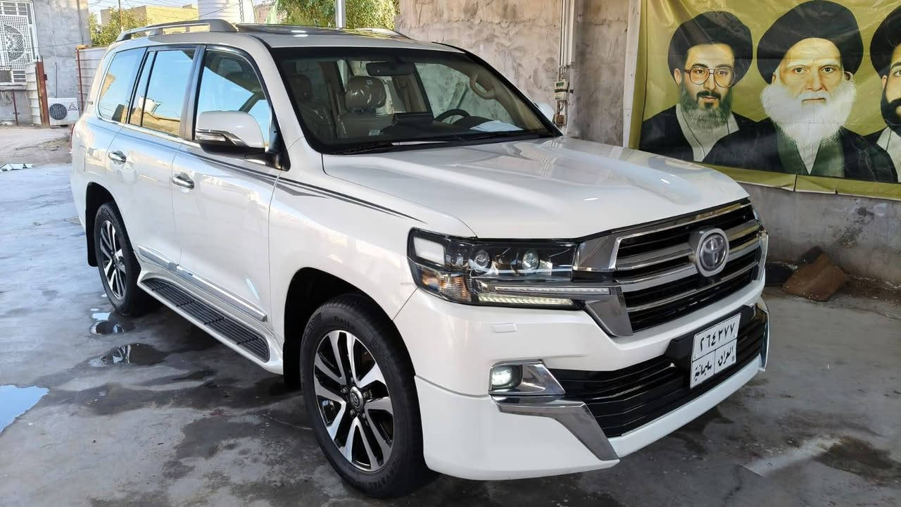 السلام عليكم
السعر ((460))وبيها مجال للشراي 
***********
***********
لاندكروزر 2019 للبيع او مراوس كفاله عامه 6سلندر ماشيه 90 الف سياره جديده بمعنى الكلمه للاستفسار الاتصال على الرقم التالي
