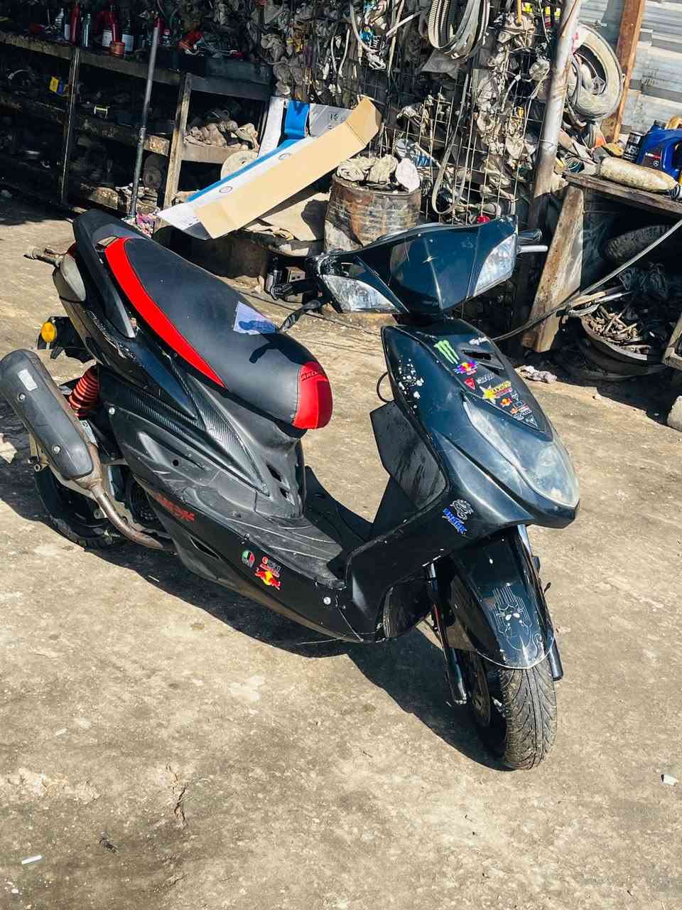 سلام عليكم سكنس فحل كابريته دراجه ممفتوحه بيه خيط تبخير خفيف عليه كزوز صجمي بلادي وكلجات رياضي امامي وخلفي شرط بلاديات لايت لد زنون شمعه دبلات امامي وخلفي جدد مكينته خرسه سعرها ٧٠٠ وبيه مجال بسيط مكاني البصره القرنه


**إذا كنت صاحب هذا الإعلان وتريد حذفه لأي سبب، رجاءا أرسل رسالة إلى الدعم الفني**