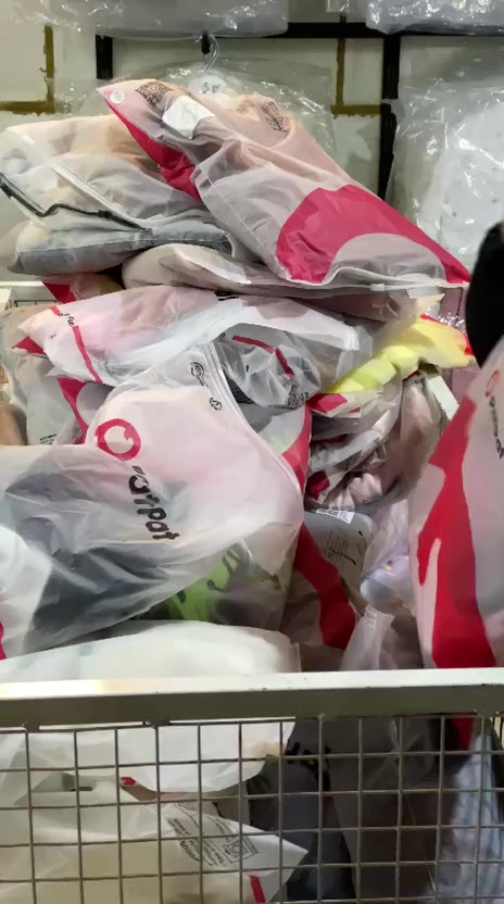 مين راح يكون #رابح_الأسبوع؟؟؟
أسعارنا مابتلاقوها #بالخيال😍😍😍
وقطع جد #خياااال_وغرام بتاخد القلب ❤️‍🔥🥹

تابعو الفديو للأخير لتشوفو #القطع_والأسعار  الاسعار كتير #رخيصة❤️‍🔥🫶🥹

البضاعة أغلبها #شي_ان الجمال لحالو بيحكي عن القطعة وفخامتا🥹🥹❤️‍🔥

👑😌وهاد بس من عند #بلاك_أون_بلاك & #black_on_black
#العنوان:سيف الدولة مفرق كلية العلوم أمام مدرسة عامر سرميني.🥹❤️🫶
#حلب #سيف_الدولة #فستان_بناتي  #طقم_صبياني #شي_ان #تواصي_عالطلب ❤️‍🔥


**إذا كنت صاحب هذا الإعلان وتريد حذفه لأي سبب، رجاءا أرسل رسالة إلى الدعم الفني**