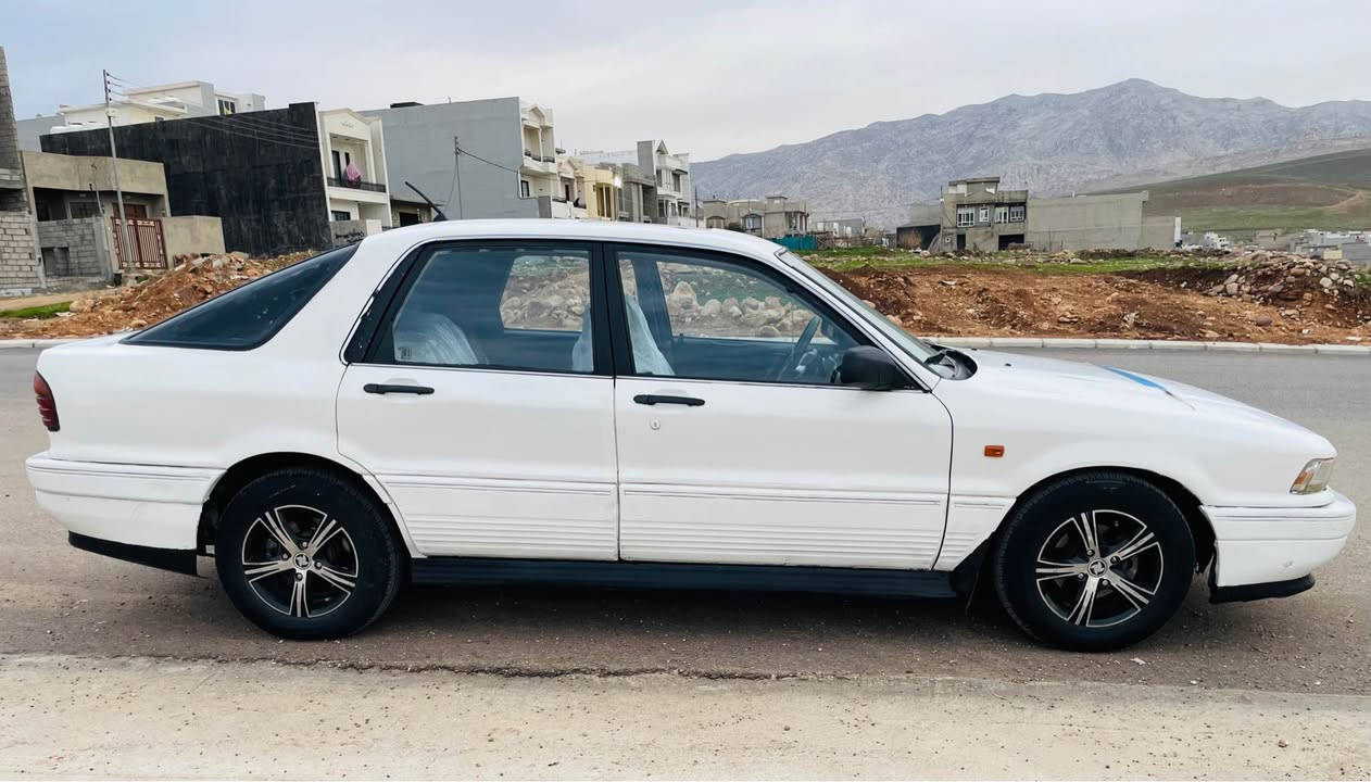 گلاند موديل 1992 نضيف گير محرك بشرط كاربائيات بشرط 4 جام كاراباي تحويل غرامات بشرط سعر 35 $ عنوان عقرة رقم الهاتف *********** اكر, نينوى
