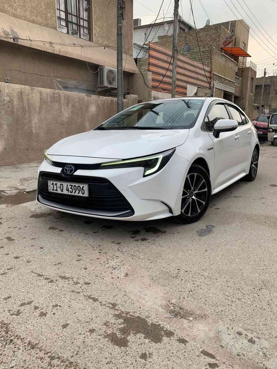 السلام عليكم
للبيع كورلا هايبر 
موديل ٢٤ 
رقم بغداد 
سياره جديده عل وضع الشركه 
ماشيه ١٤ الف 
مكان السياره صلاح الدين الضلوعيه 
السعر ١٥٢ وبيها مجال قليل 
***********
