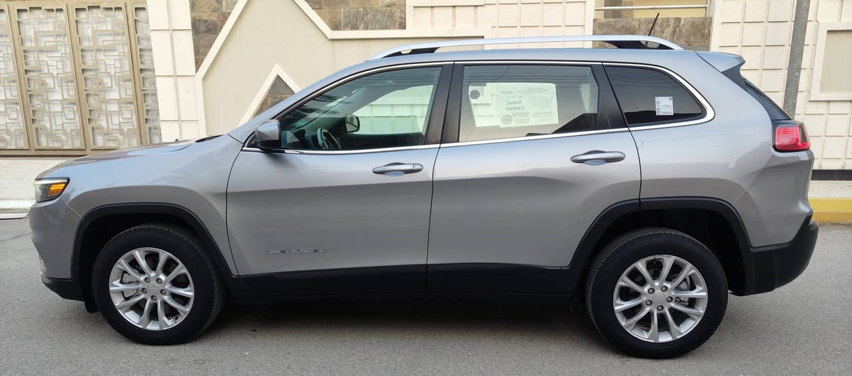 السلام عليكم جيب بزون موديل 2019وارد امريكي حادثه حافه البنيد فقط بدون ضرر داخلي شرط الفحص وصور الحادث ورقم الشاصي  وكتاب الفحص.بل منشور محرك  2400مامفتوحه عل بلااد رقم ذي قار تحويل مباشر هزه وسنويه جددلل2028 سياره جاهزه تبريد ثلج تخم تاير حداديه خلفي امامي 100ب100مواصفات نص فول معروفه  مكان السياره ناصريه حي التضحيه السعر 137وبيه مجال تفاصيل اكثر اتصل ***********
