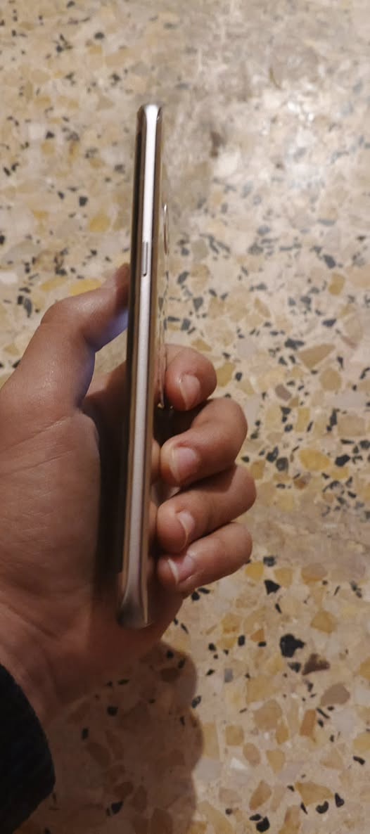 السلام عليكم موبايل s6ايدج الجهاز جديد شخط مابيه نظيف جدا السعر قفل 150 مكاني كربلاء
الرقم ***********
