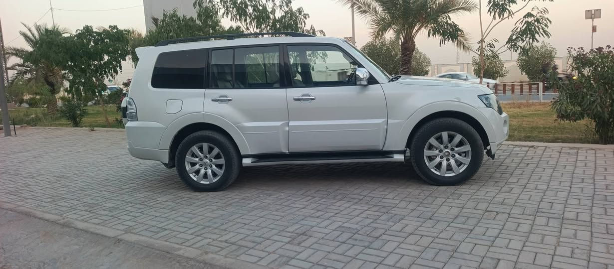 بيع مستعجل سعر 120 وبيه مجال
قليل باجيرو موديل 11 حبتور كير اومحرك شرط تبريد ثلج 
حداده حلوه تخم تاير جديد بيهه قطعتين صبق بدون فتح 
رقم اربيل دولي *********** مكان سياره نجف الاشرف
