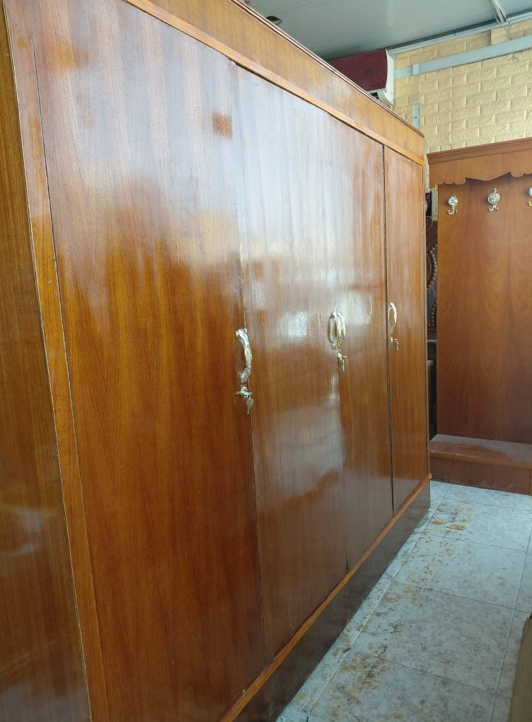 كنتور ابو الاربعه صاج مستعمل عنوانه كوت حي الجهاد شارع النجارين نجارة ومعرض الحجامي الاتصال او مراسلة الصفحه ***********
