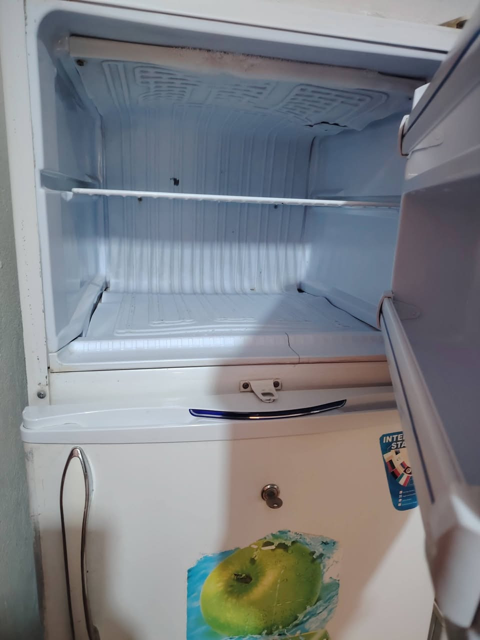 السلام عليكم ثلاجه كونكور عالشرط***********
